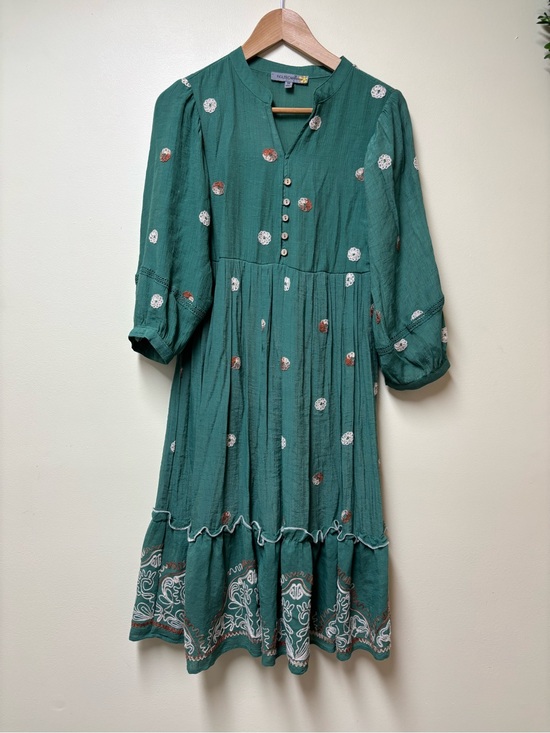 figueroa & flower Dresses & Skirts - Figueroa & Flower Green Floral Embroidered Boho Tiered Midi Dress - Medium